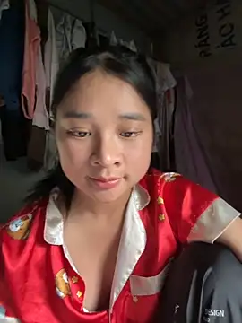 Linh-xxx online show from 10-31-25, 06:10