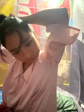 Linh-xxx online show from 10-15-25, 10:51