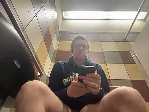 eddieeeeee1232 online show from 11-12-25, 02:43