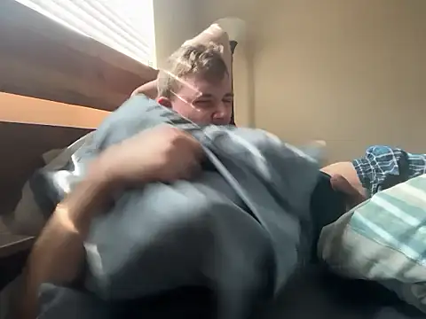 eddieeeeee1232 online show from 12-15-25, 05:52