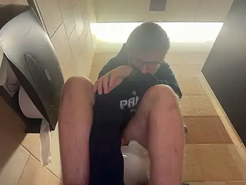 eddieeeeee1232 online show from 11-10-25, 04:45