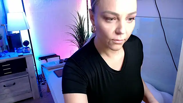 sofiahothead online show from 03-30-26, 05:53