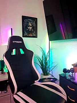 Snapshot of sofiahothead chatting on 03-01-26, 01:27 sofiahothead online show from 03-01-26, 01:27