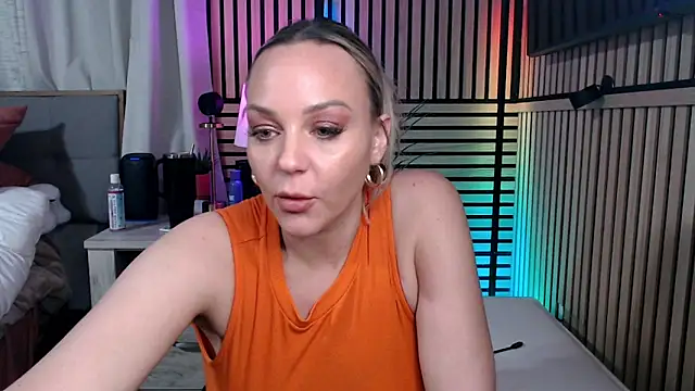 sofiahothead online show from 04-13-26, 01:53