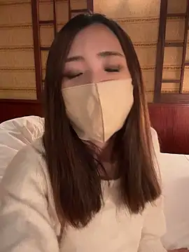 Snapshot of Saya_love chatting on 11-05-25, 11:57 Saya love online show from 11-05-25, 11:57