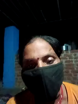 Snapshot of Dipti_bb chatting on 10-24-25, 04:06 Dipti bb online show from 10-24-25, 04:06