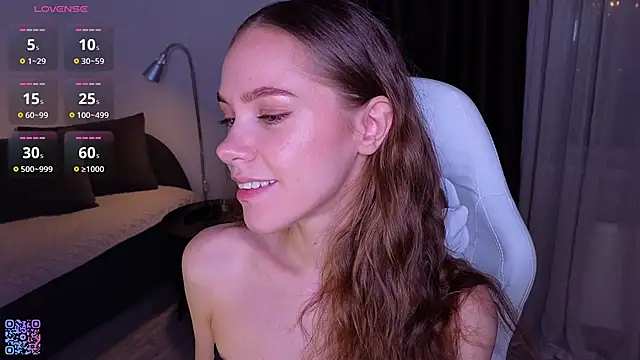 Snapshot of lecsika chatting on 11-08-25, 12:20 lecsika online show from 11-08-25, 12:20