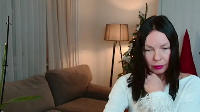 LittleNicolee online show from 12-17-25, 03:39