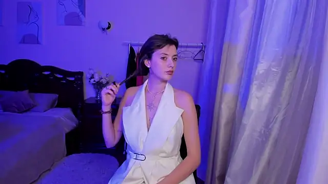 Snapshot of ShannanBeauty chatting on 10-21-25, 05:45 ShannanBeauty online show from 10-21-25, 05:45