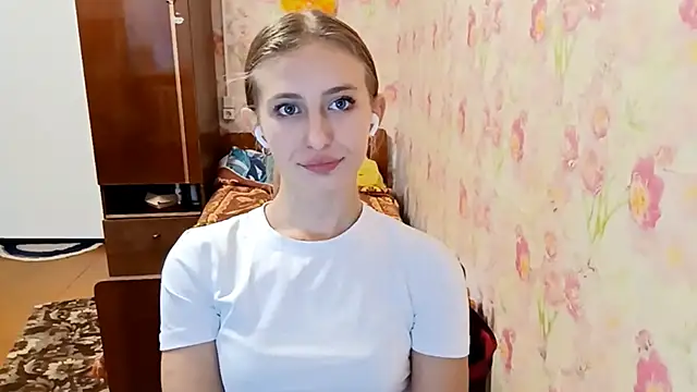 AmeliLia online show from 10-16-25, 02:03