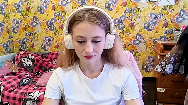 AmeliLia online show from 10-18-25, 07:54