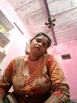 Snapshot of Manya_cute chatting on 10-19-25, 02:20 Manya cute online show from 10-19-25, 02:20