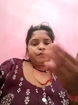 Snapshot of Manya_cute chatting on 10-18-25, 02:02 Manya cute online show from 10-18-25, 02:02