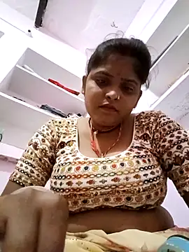 Snapshot of Manya_cute chatting on 10-15-25, 07:05 Manya cute online show from 10-15-25, 07:05