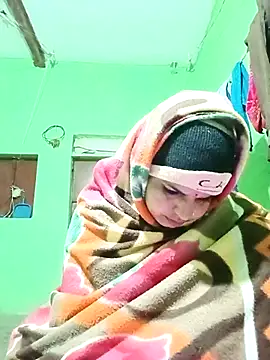 Karishma cute online show from 11-17-25, 05:28