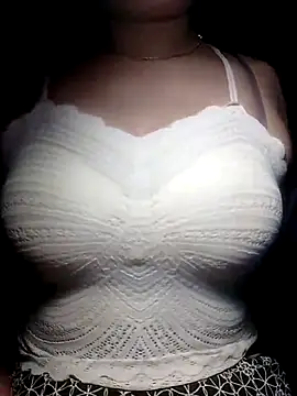 YiyinLy online show from 03-15-26, 09:00