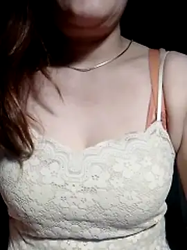 YiyinLy online show from 05-28-26, 10:04
