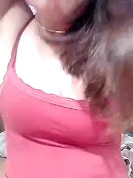 YiyinLy online show from 05-04-26, 07:11