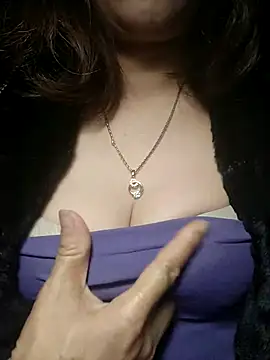 YiyinLy online show from 12-01-25, 07:26