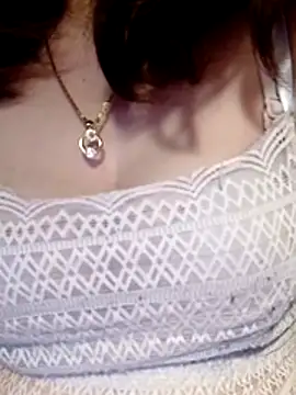 YiyinLy online show from 02-04-26, 10:16