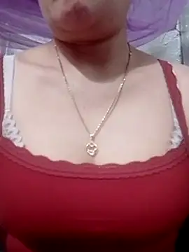 YiyinLy online show from 02-25-26, 11:43