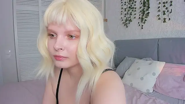 Snapshot of Stacy_Starr chatting on 06-15-26, 11:54 Stacy Starr online show from 06-15-26, 11:54