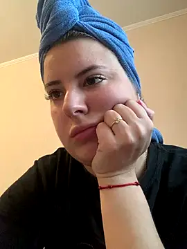 MiraCastellon online show from 10-18-25, 11:34