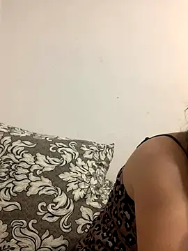 MiraCastellon online show from 11-13-25, 11:47