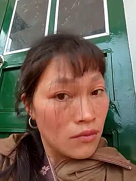 siusiu-00 online show from 11-17-25, 08:51