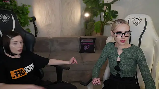 Jessica start online show from 11-26-25, 11:32