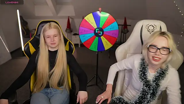 Jessica start online show from 12-04-25, 03:22