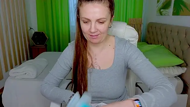 Amy  Leee  online show from 03-04-26, 01:41