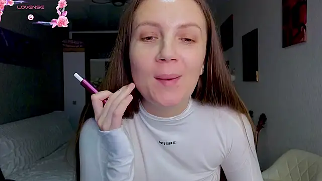 Amy  Leee  online show from 10-23-25, 09:35