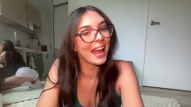 mollyy2006 online show from 03-11-26, 12:15