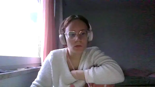 LuckySLove online show from 05-31-26, 07:03