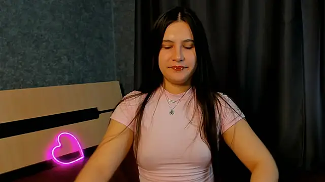 Diana moonnn online show from 10-17-25, 06:39