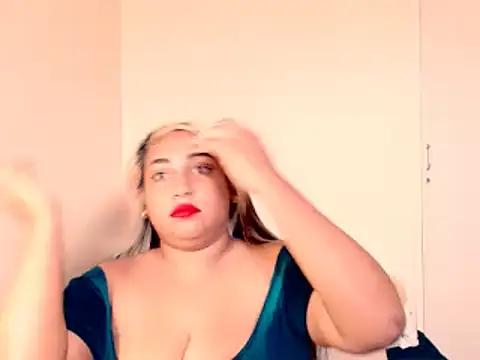 Snapshot of EroticPooja chatting on 10-27-25, 08:59 EroticPooja online show from 10-27-25, 08:59