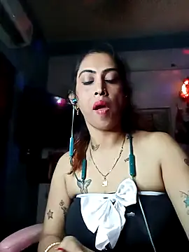 Darling Annie online show from 10-26-25, 08:20