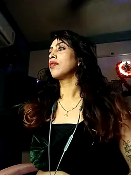 Darling Annie online show from 11-21-25, 05:34