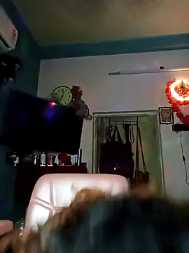 Darling Annie online show from 11-18-25, 06:44