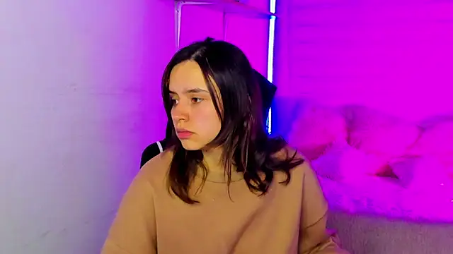 Emily Lindey online show from 11-28-25, 03:28