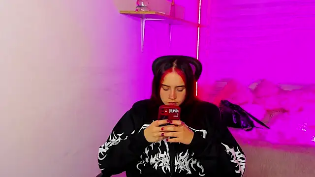 Emily Lindey online show from 12-01-25, 03:07