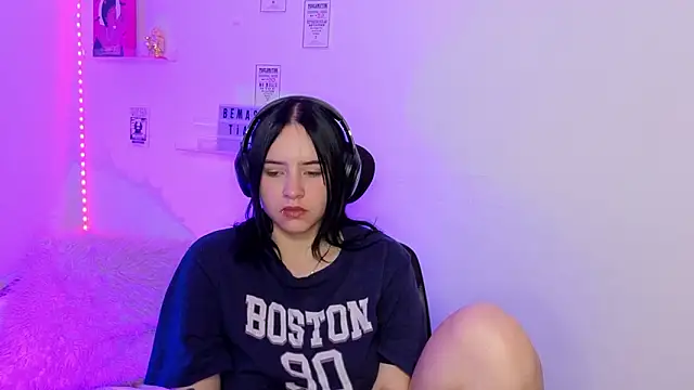 Emily Lindey online show from 03-21-26, 08:19