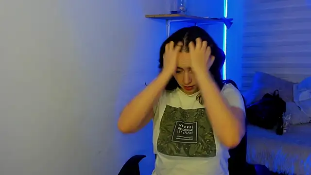 Emily Lindey online show from 11-08-25, 03:32