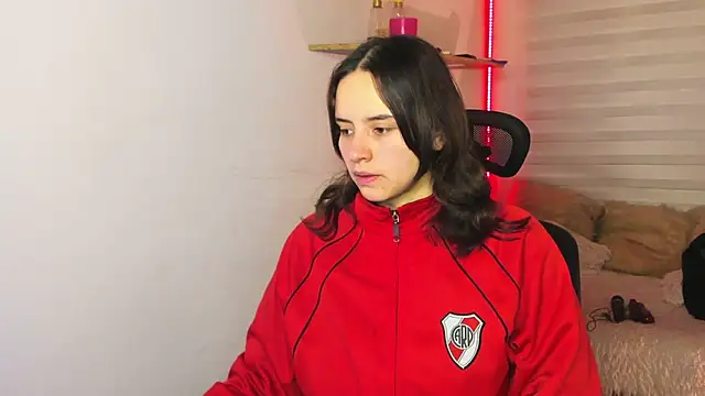 Emily Lindey online show from 11-11-25, 03:12