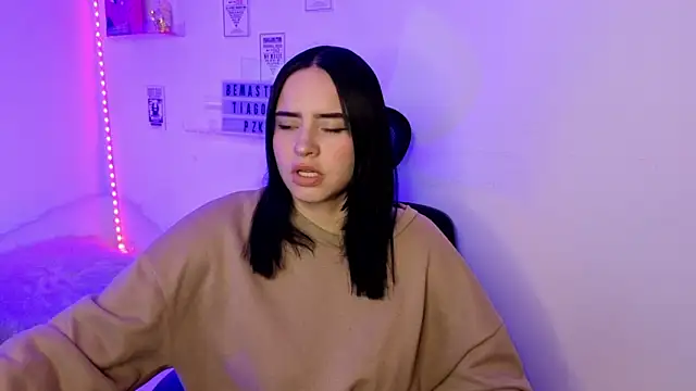 Emily Lindey online show from 03-12-26, 05:02