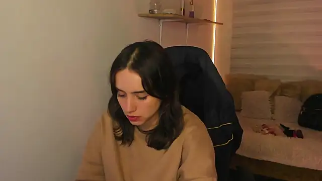 Emily Lindey online show from 10-19-25, 03:20