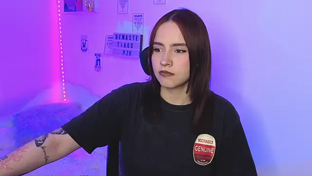 Emily Lindey online show from 02-26-26, 01:05