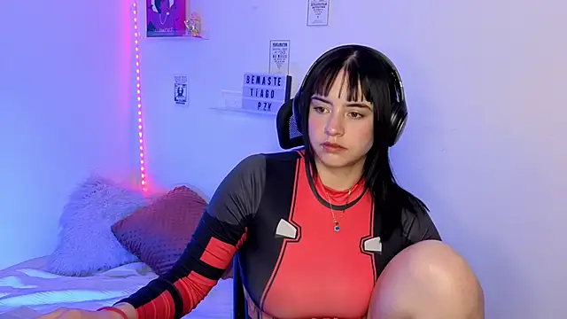 Emily Lindey online show from 03-27-26, 08:26