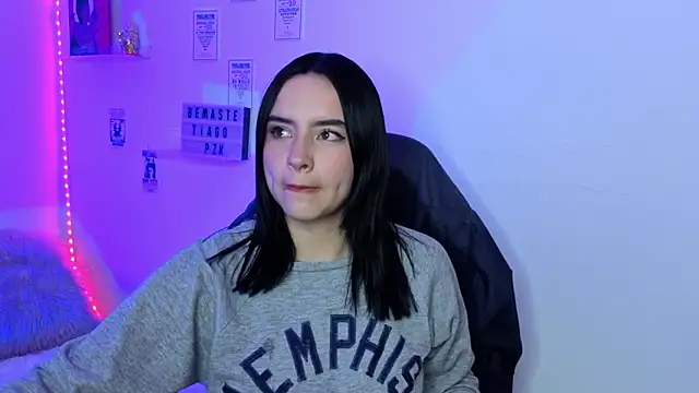 Emily Lindey online show from 03-06-26, 05:35